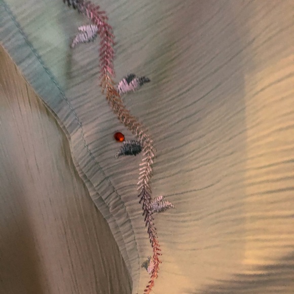 Pretty Light Green Tunic - Picture 4 of 4